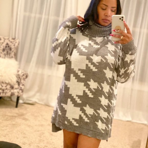Oversized Sweater Dress - Picture 2 of 3